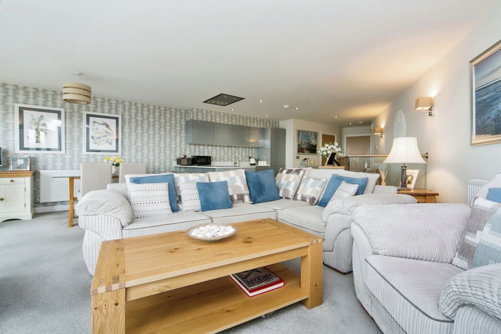 Additional image 2 of 2 bed maisonette for salePenmaen Bod Elias, Old Colwyn, Colwyn Bay, Conwy LL29