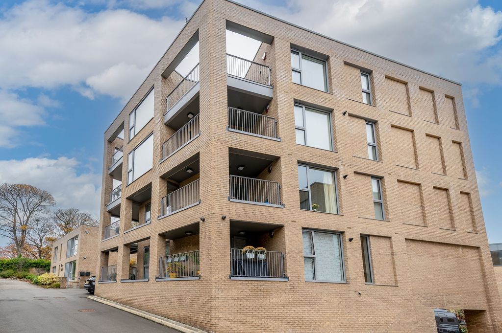 2 bed flat for saleChelsea Heights, Strathmore Place S11