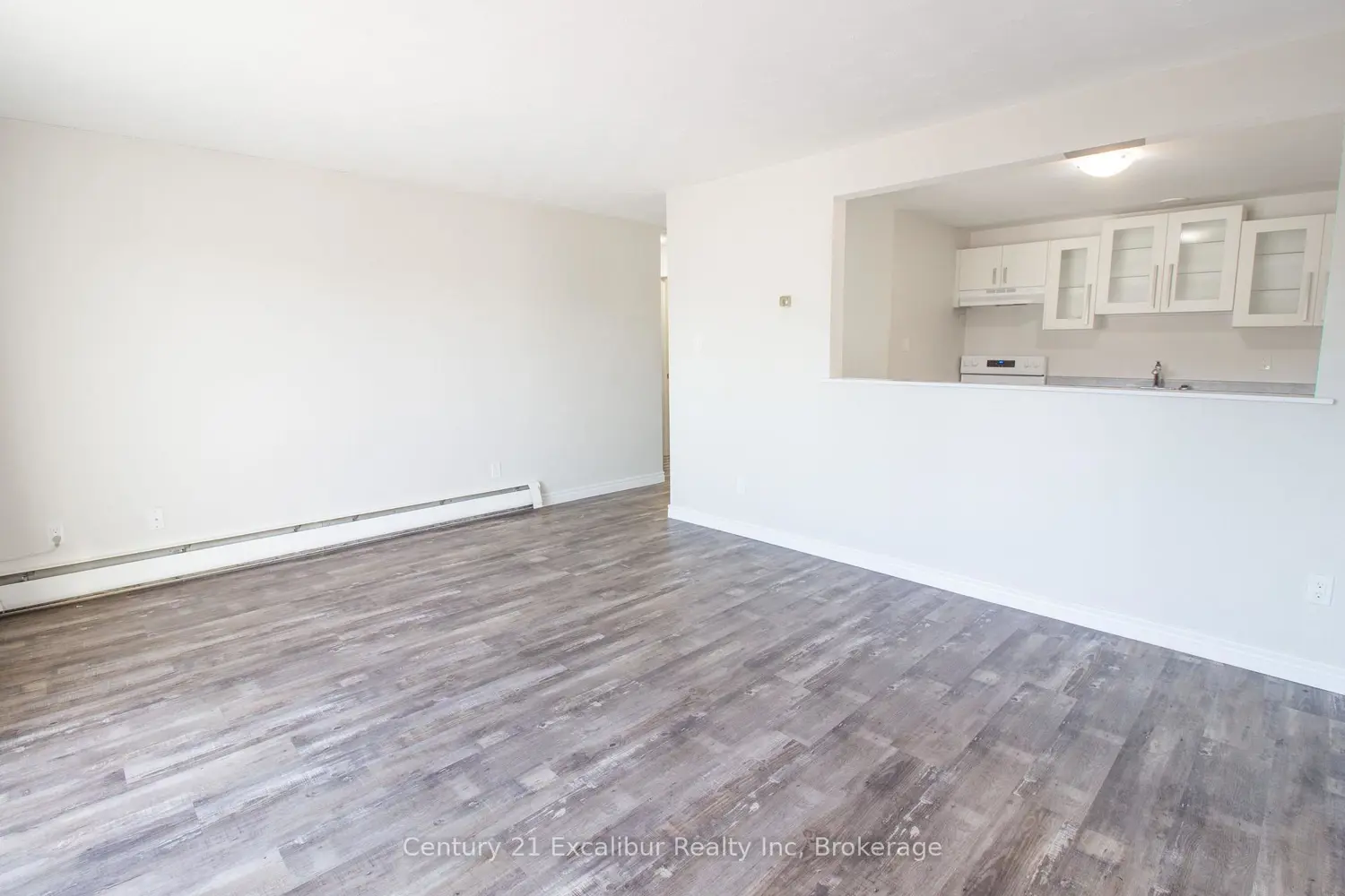 Additional image 5 of 320 Queen Street 16