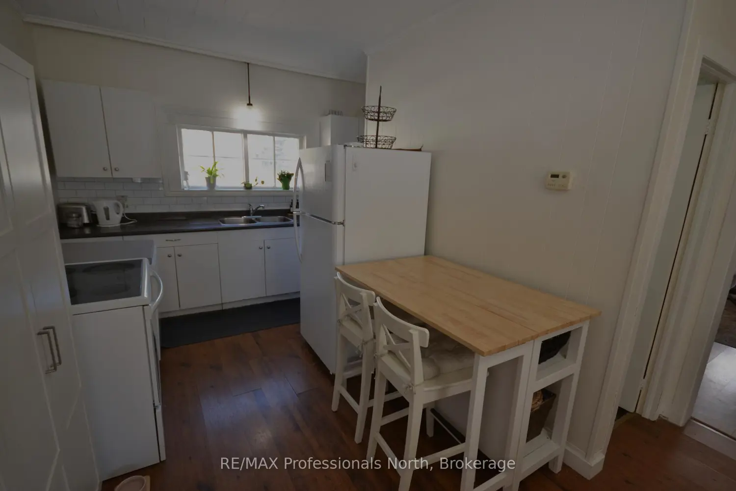 613 Mountain Street photo 4