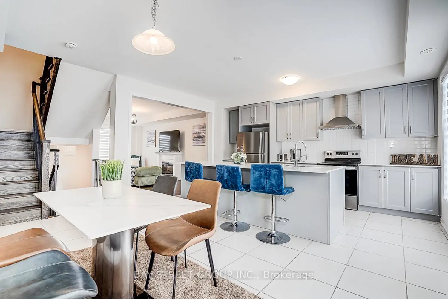 19 Morrison Crescent photo 4