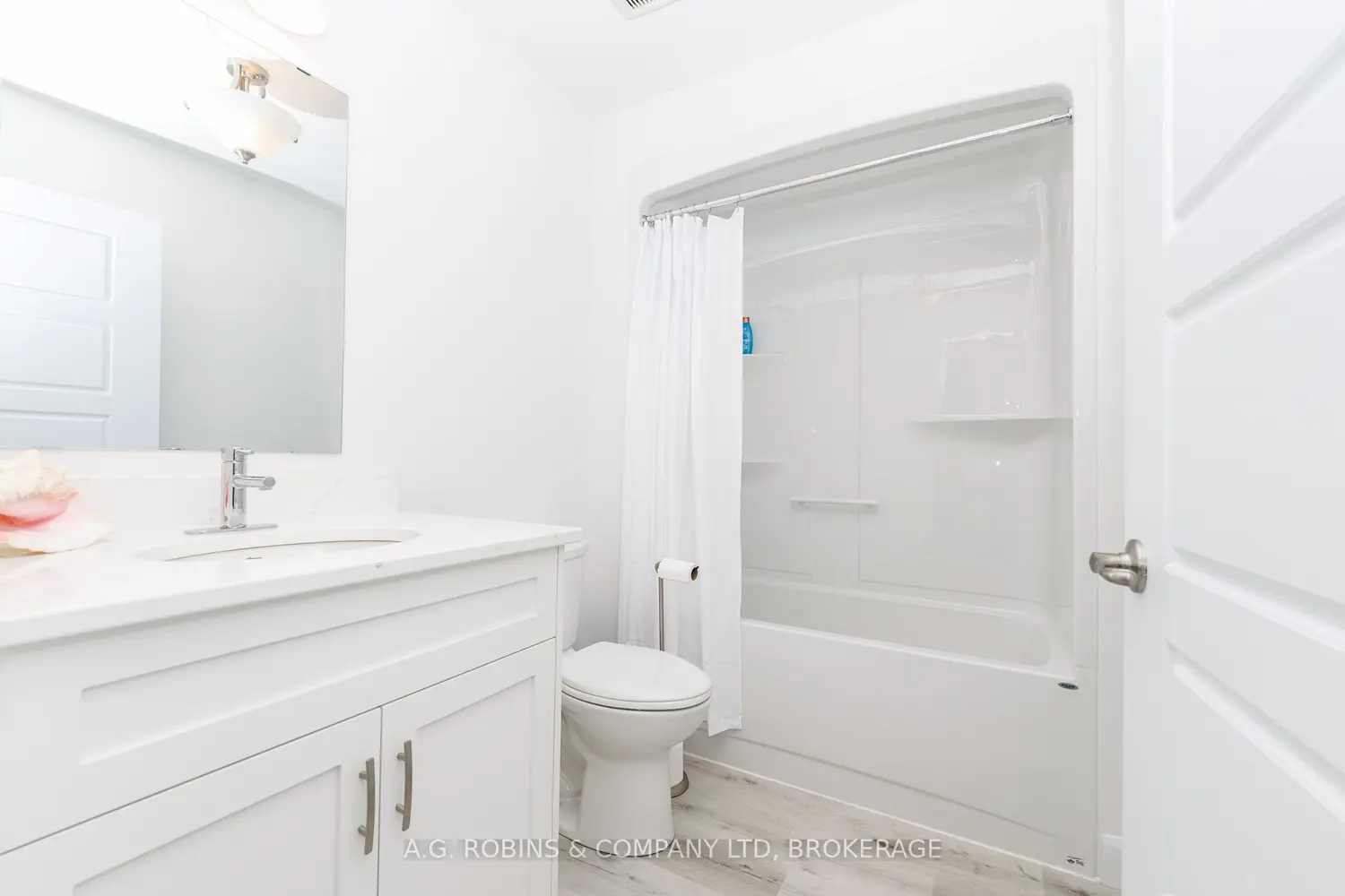 Additional image 4 of 11716 Lakeshore Road