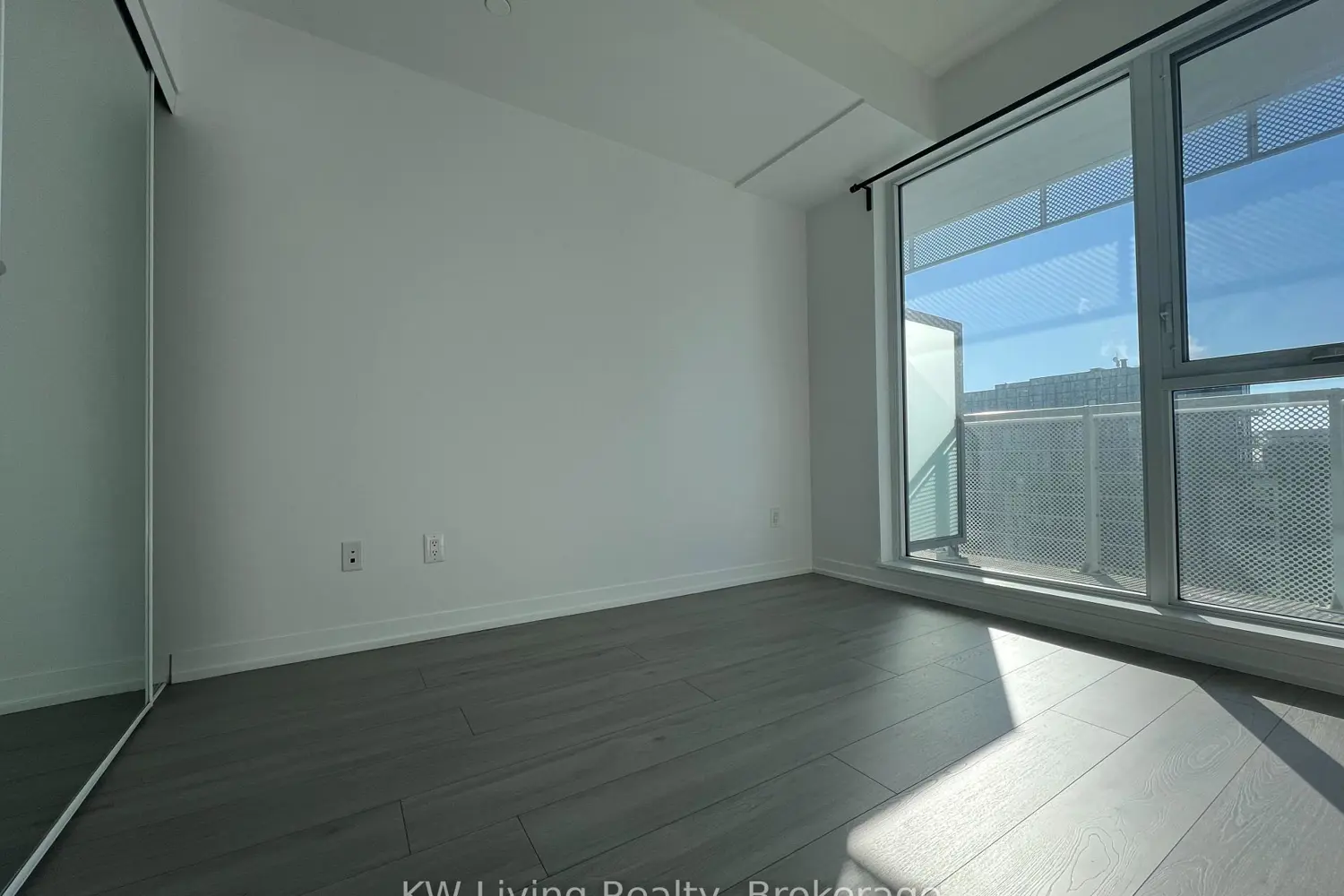 Additional image 16 of 4065 Confederation Parkway 3601