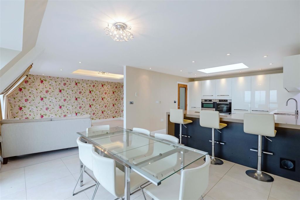 Additional image 7 of 3 bed flat for saleMarine Parade, Worthing BN11