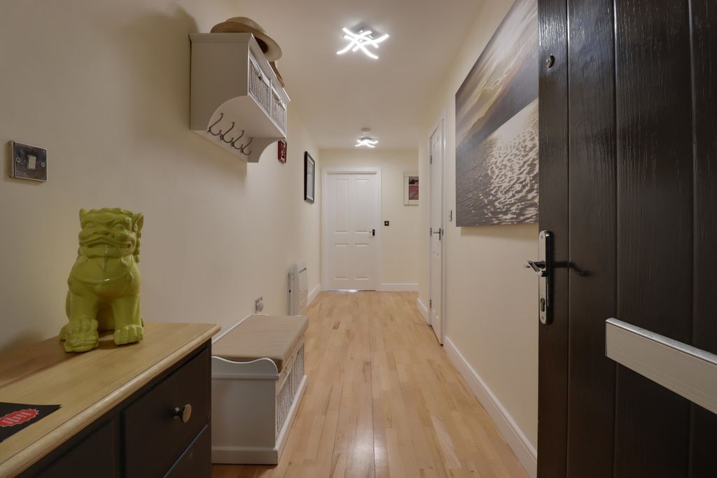Additional image 2 of 2 bed flat for saleEsplanade House Esplanade, Porthcawl, Mid Glamorgan CF36