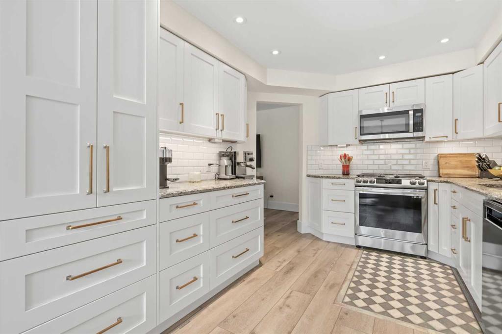 Additional image 2 of 212 Coachway Lane SW, Calgary, AB, T3H 2V9