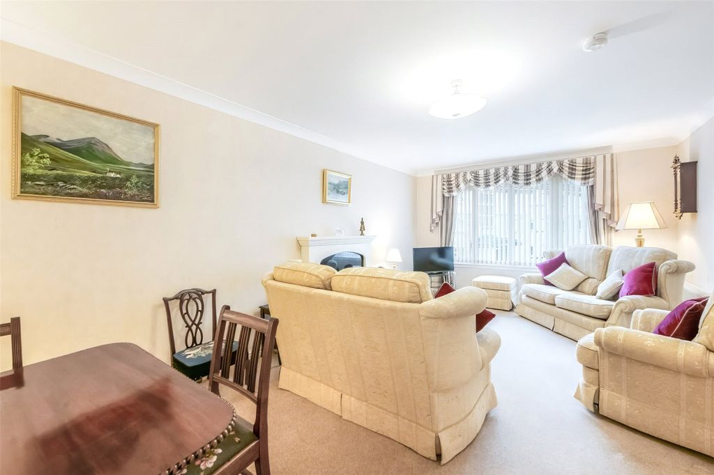 Additional image 3 of 2 bed flat for saleBeechwood Gardens, The Garden Wing, Stirling FK8