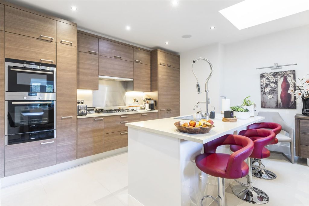Additional image 8 of 3 bed flat for saleAlbury Park Mansion, Albury Park, Albury, Guildford, Surrey GU5