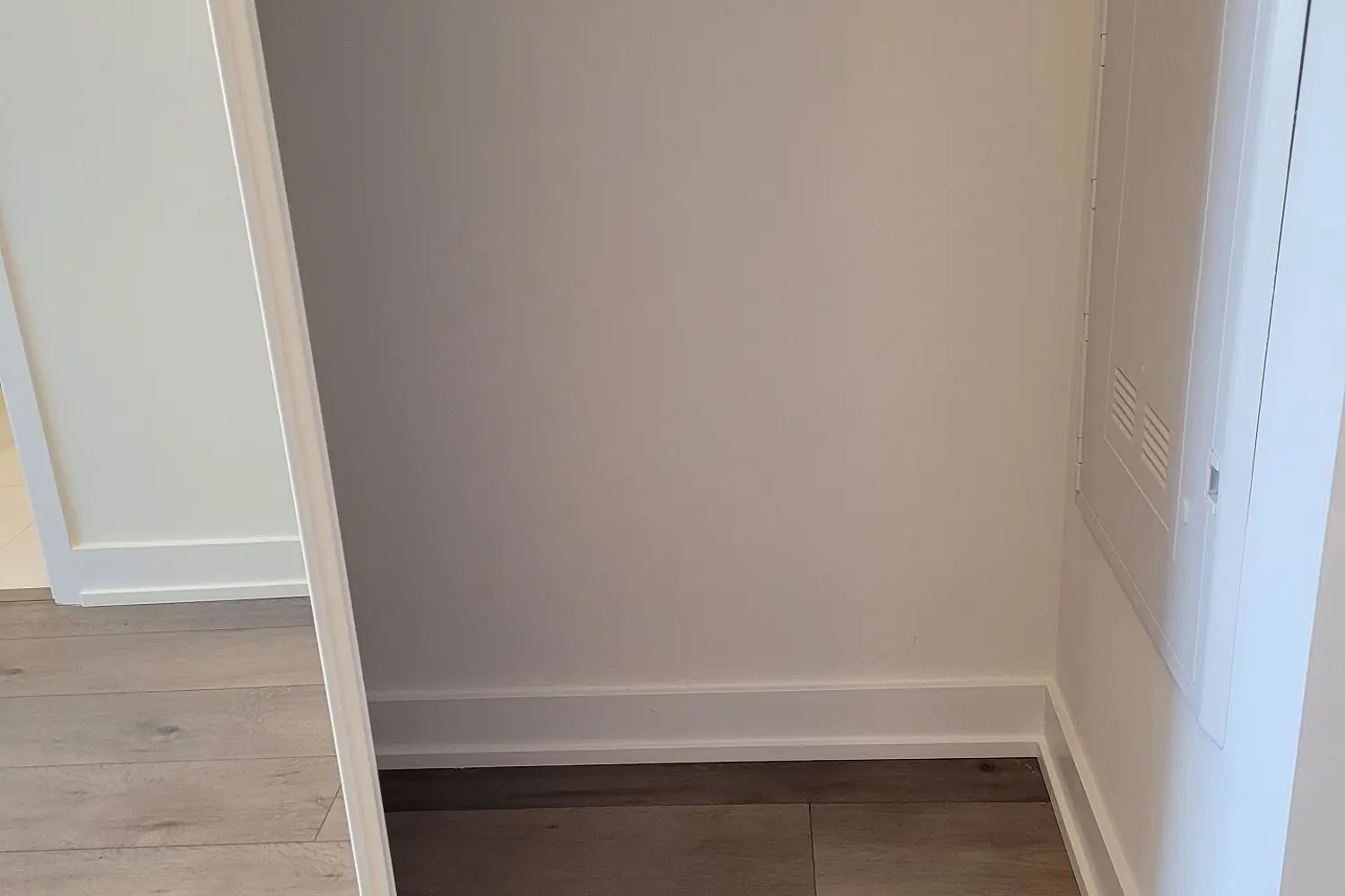 Additional image 7 of 38 Honeycrisp Crescent 1517