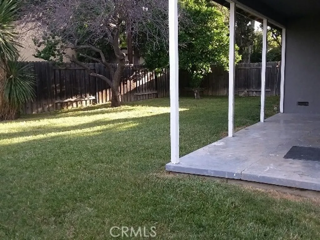 18350 Lorne St, Reseda, CA 91335