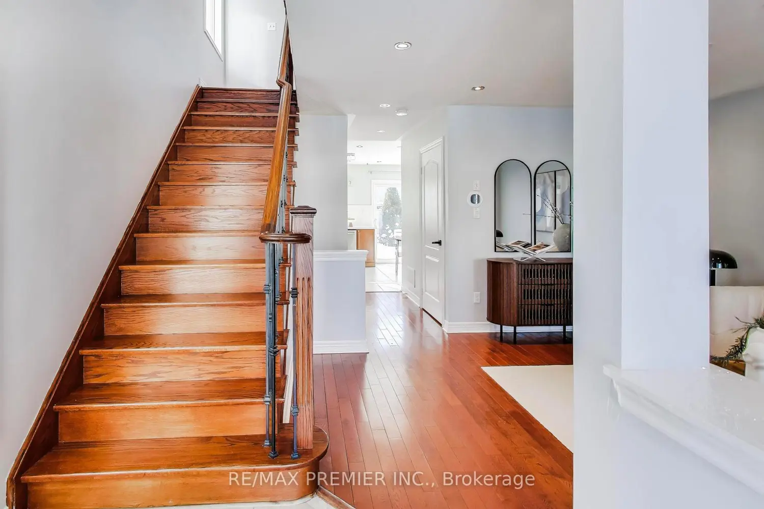 Additional image 2 of 135 Richard Coulson Crescent