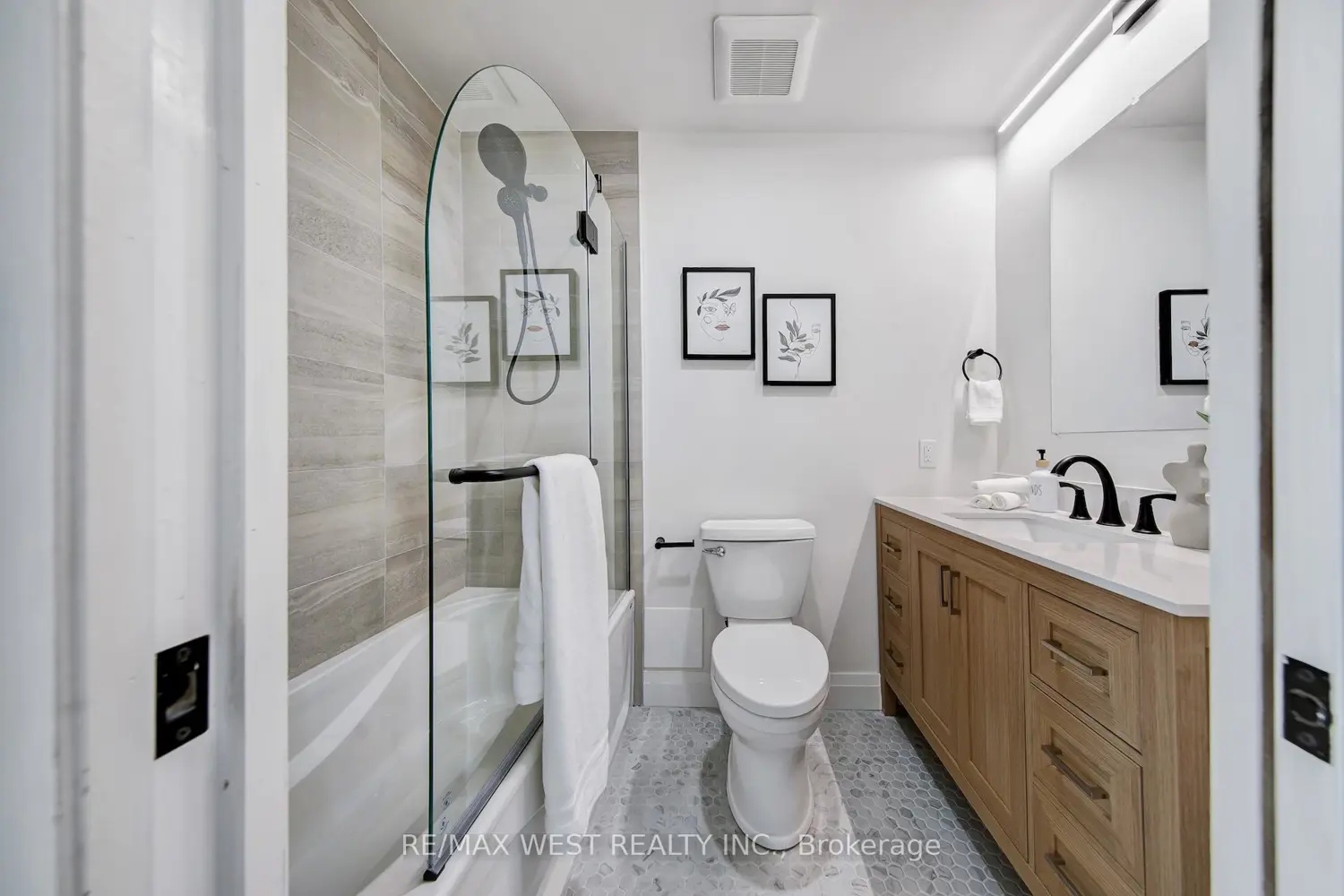 Additional image 4 of 914 Yonge Street 1202