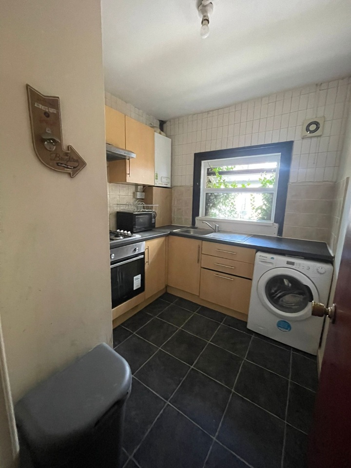 Additional image 2 of Room in a Shared House, Hanover Square, LS3, N1 7GU