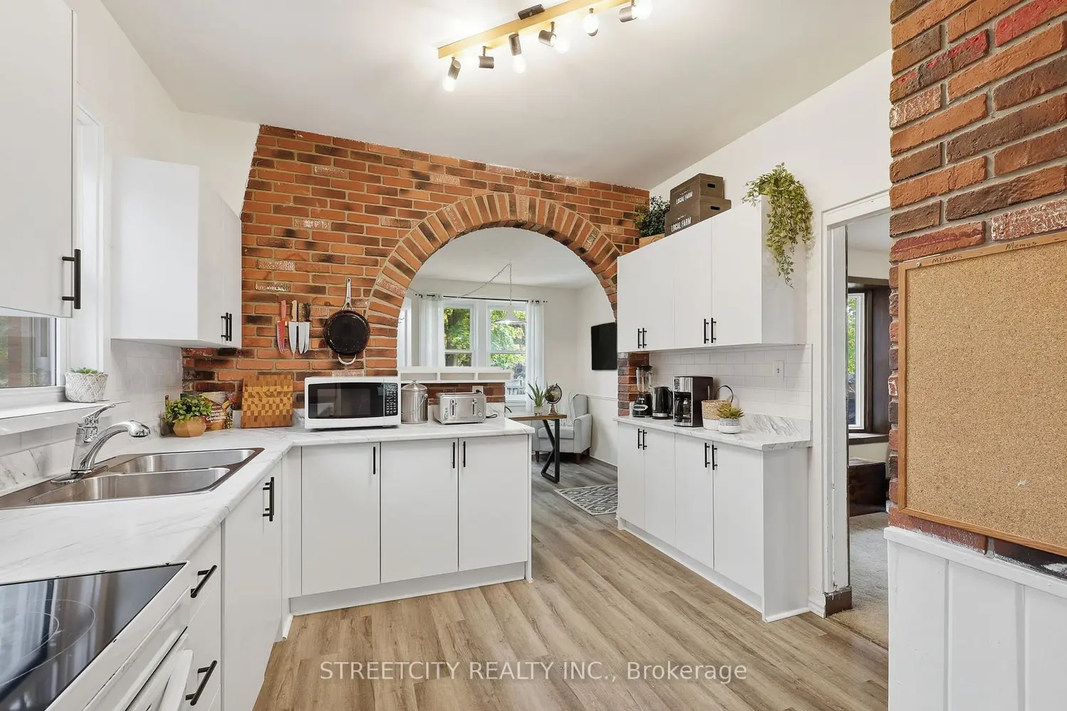 Additional image 9 of 8 Bellevue Avenue