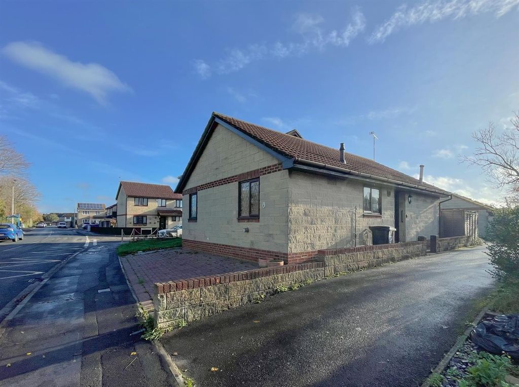 2 bed bungalow for saleBecket Road, Weston-Super-Mare BS22