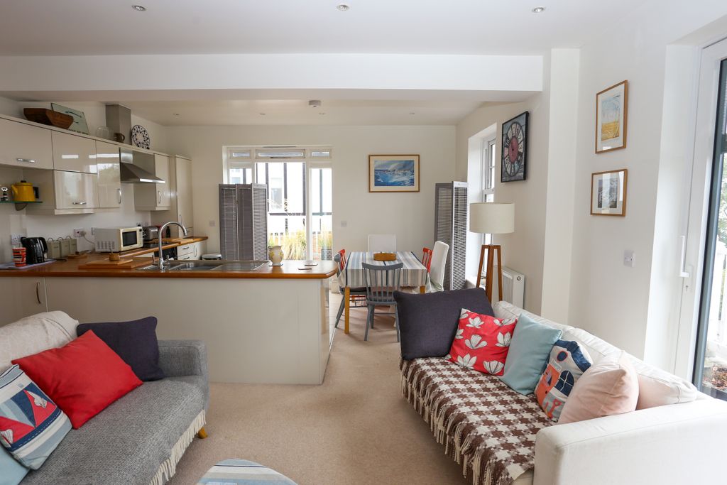Additional image 2 of 3 bed maisonette for saleSeaview House, Wolsey Gardens, Felixstowe IP11
