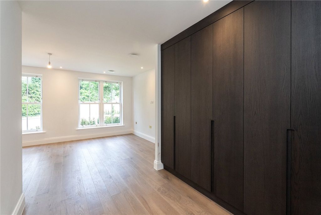 Additional image 10 of 2 bed flat for saleLeigh Court Close, Cobham KT11