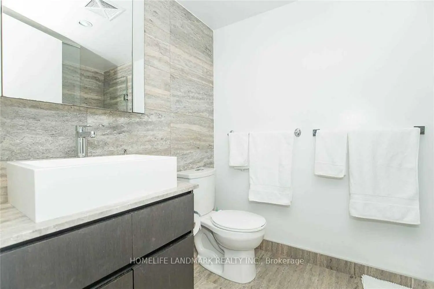 Additional image 17 of 26 Capreol Court G17