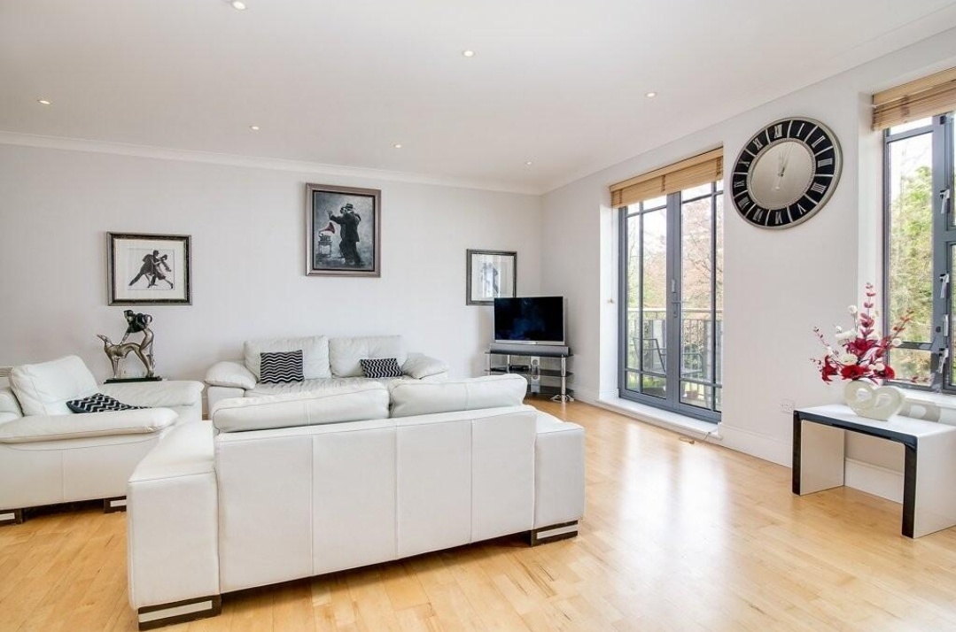 Additional image 6 of 3 Bed Flat, St. James Place, B15, N1 7GU