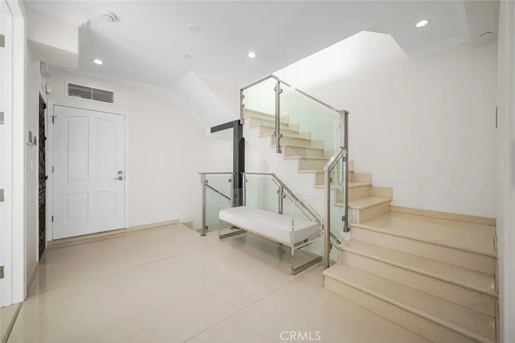 Additional image 7 of 1724 Bluff Pl, Long Beach, CA 90802