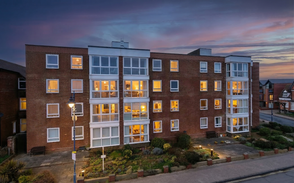 Additional image 18 of 2 bed flat for saleWolsey Court, Felixstowe IP11