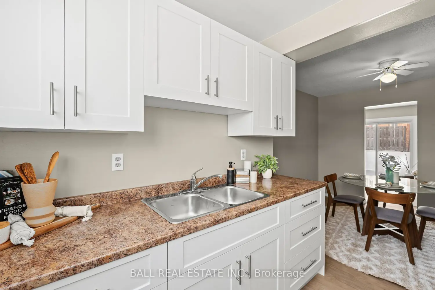 Additional image 5 of 996 Sydenham Road 9