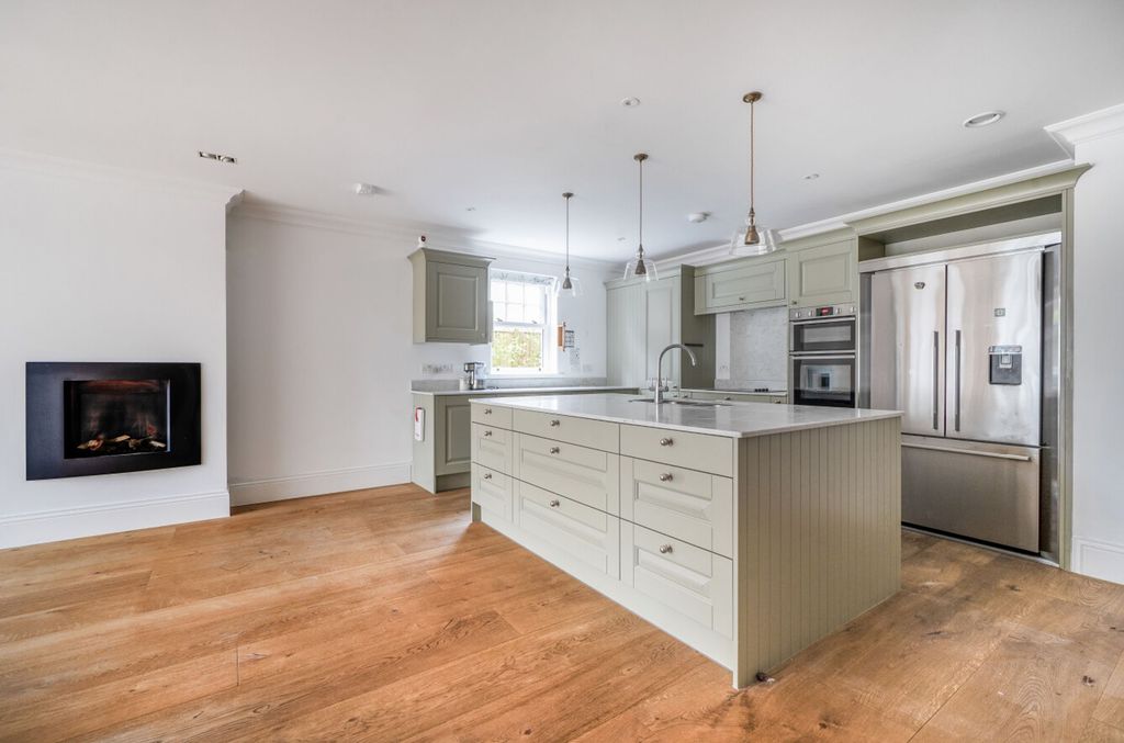 Additional image 5 of 3 bed flat for saleLavant Road, Chichester PO19