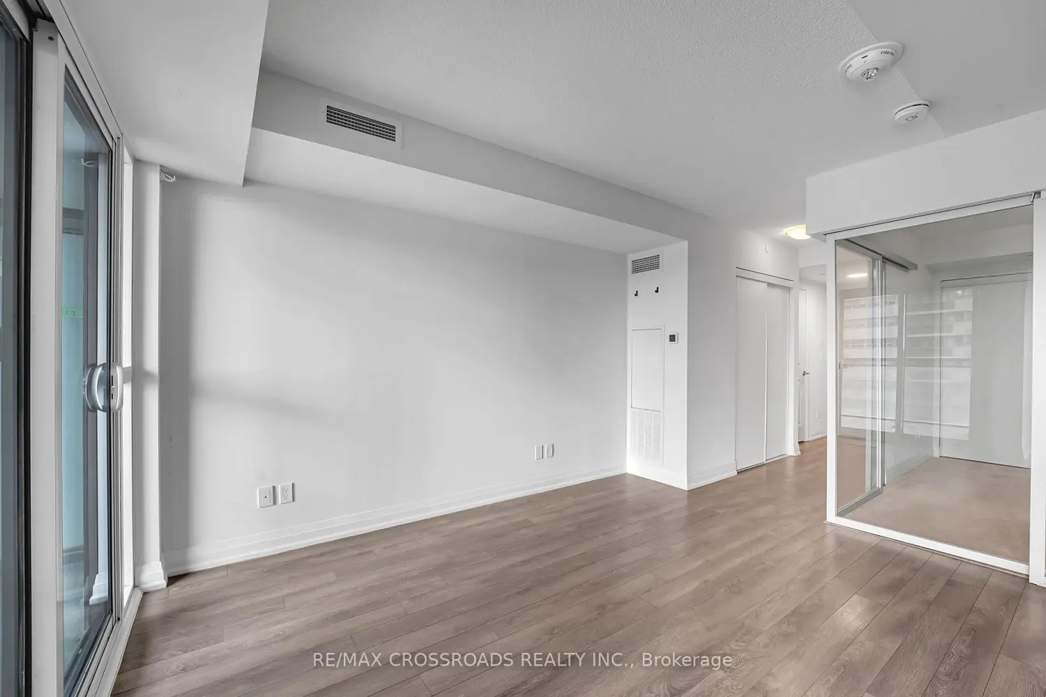 Additional image 9 of 20 Meadowglen Place 528