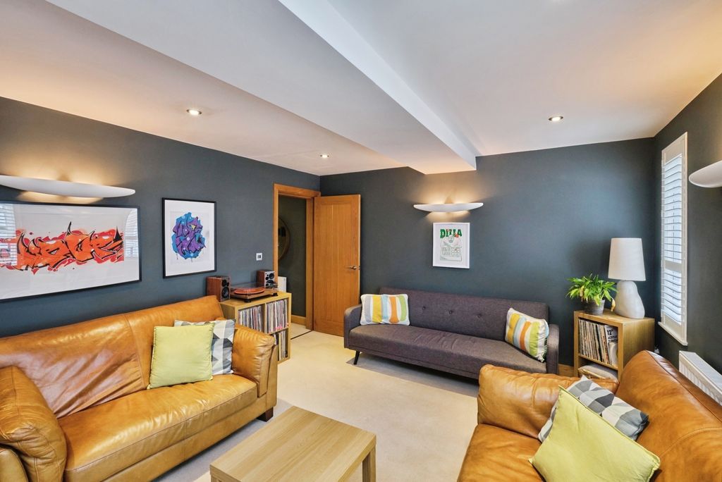 Additional image 6 of 2 bed flat for saleTamworth Street, Lichfield, Staffordshire WS13