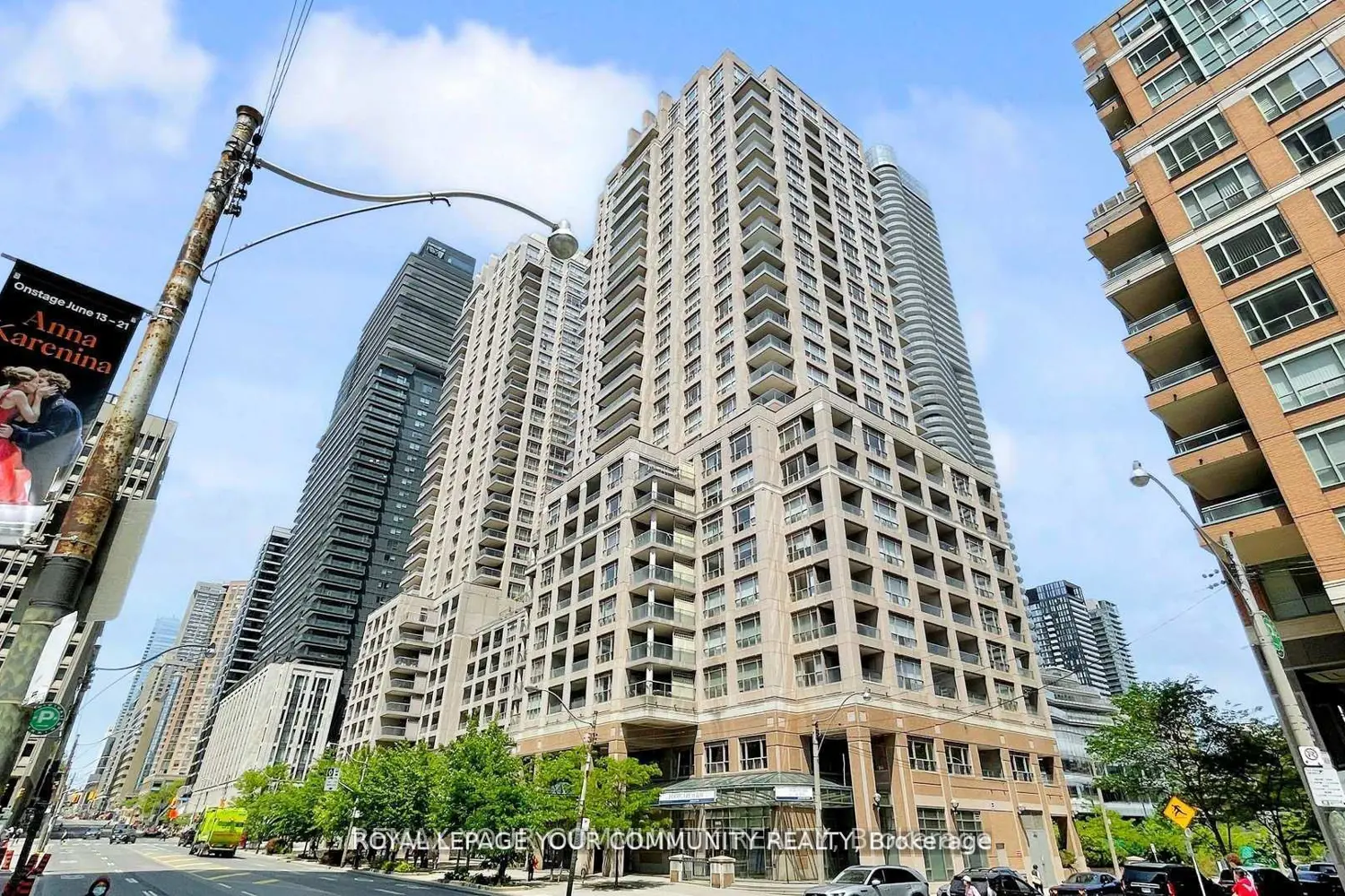 909 Bay Street 1609