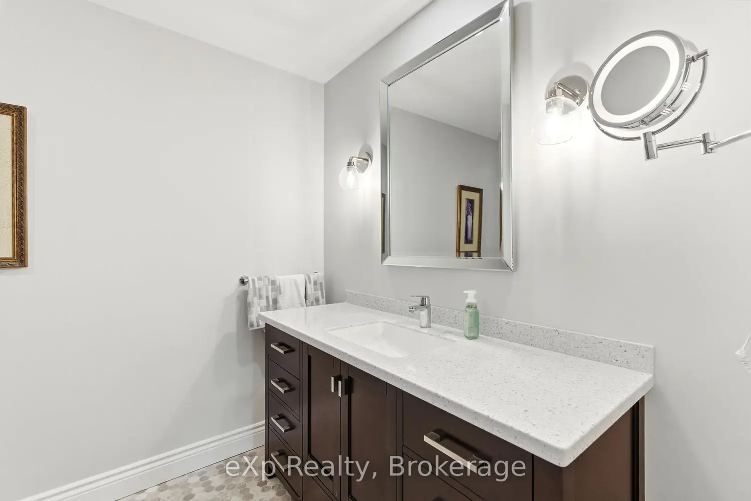 Additional image 11 of 30 Front Street 206