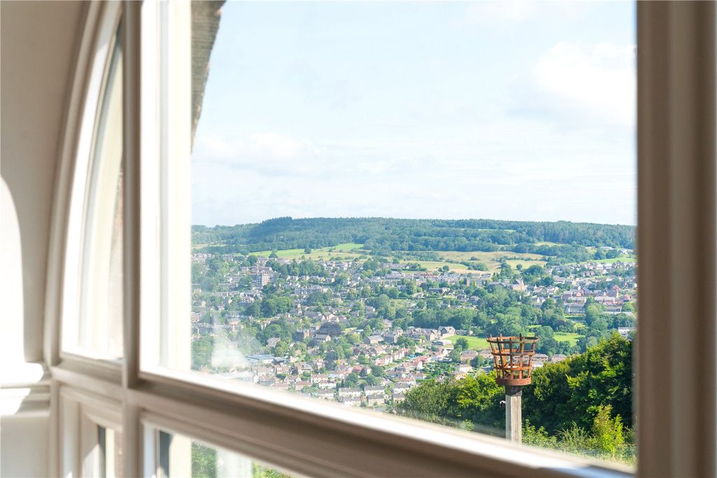 3 bed flat for saleRiber Castle, Riber, Matlock, Derbyshire DE4 photo 3