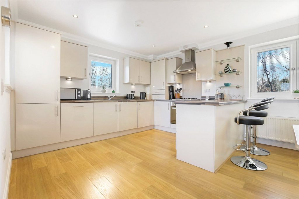 Additional image 3 of 2 bed flat for saleForth Street, Stirling, Stirlingshire FK8