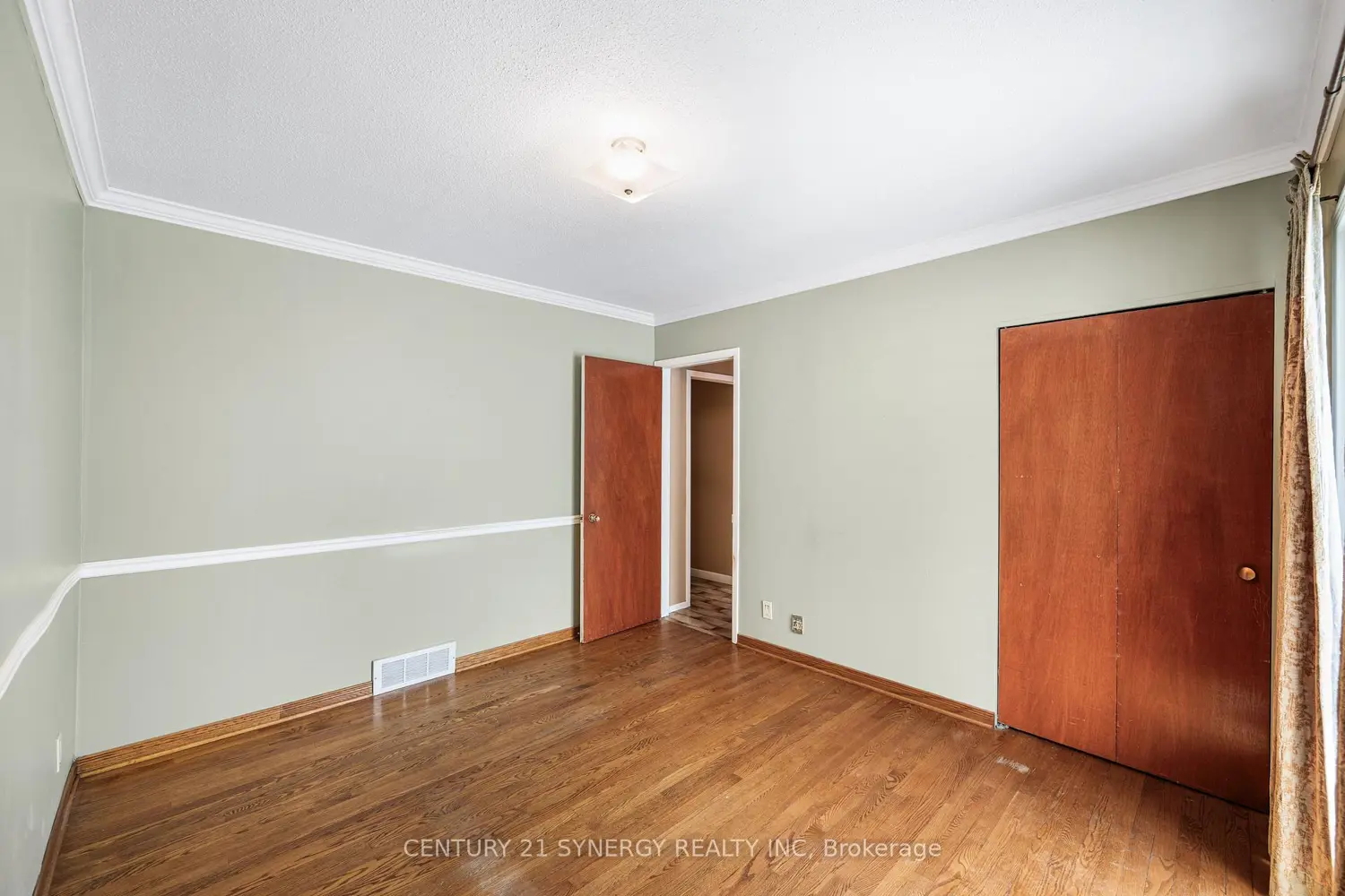 Additional image 17 of 2414 Joliffe Street