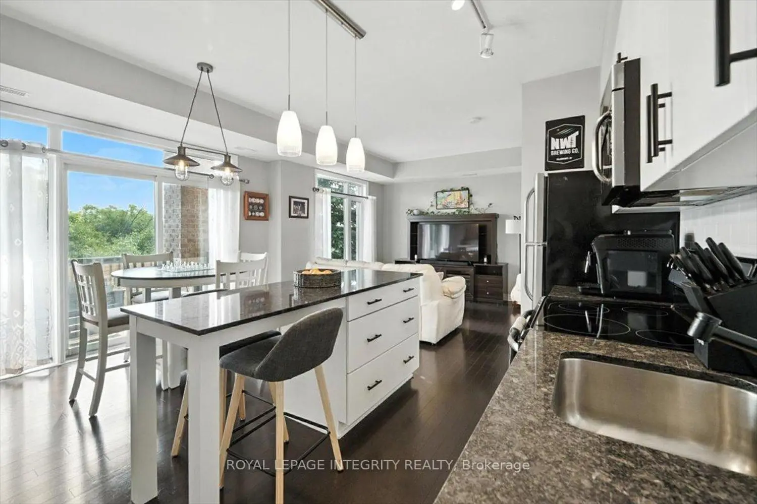 Additional image 8 of 755 Beauparc Private 202