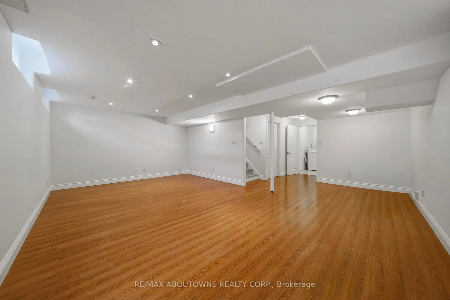 Additional image 16 of 23 Arabia Gate