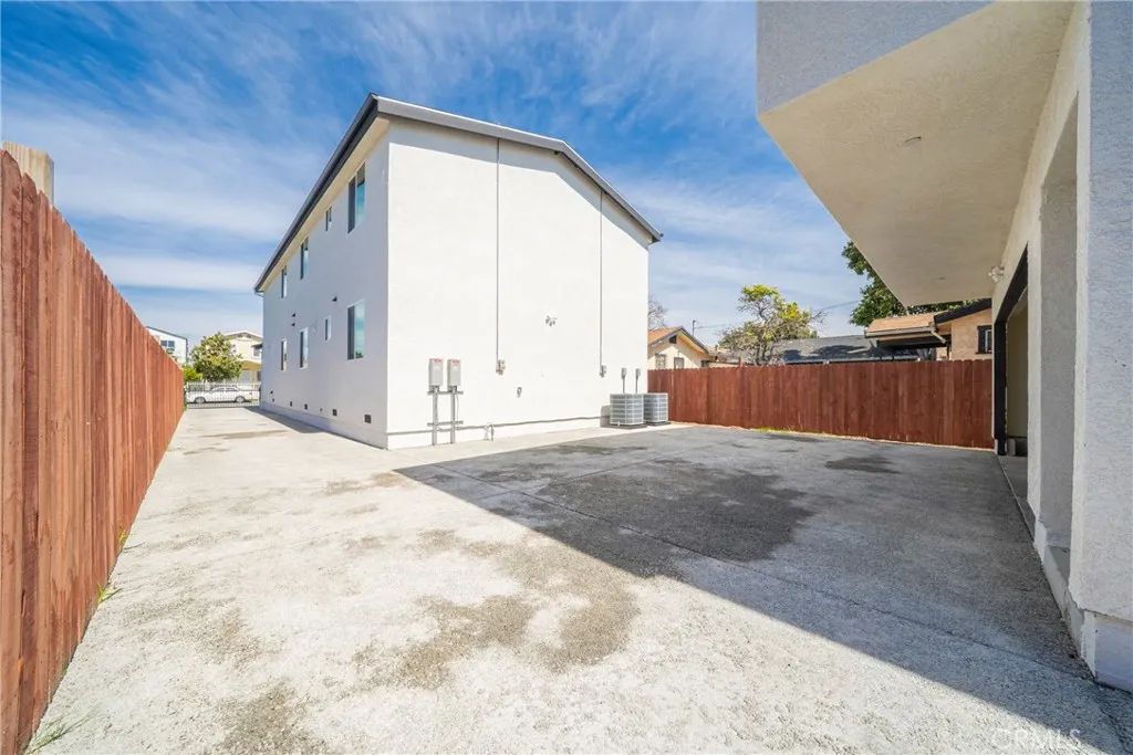 Additional image 15 of 236 W 84th Pl, Los Angeles, CA 90003