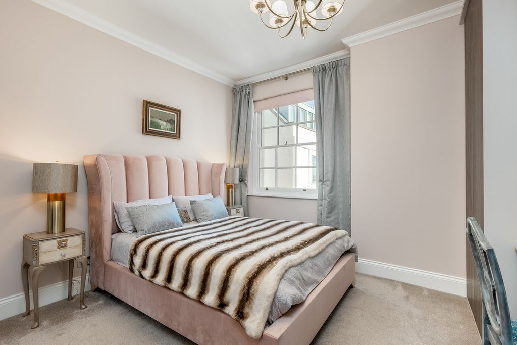 Additional image 15 of 2 bed flat for saleWilliam House 3 Parade, Leamington Spa, Warwickshire CV32