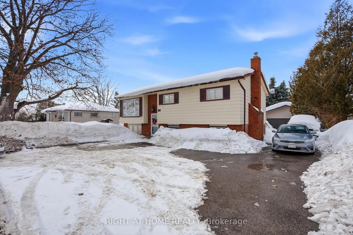 198 Ferndale Drive photo 2