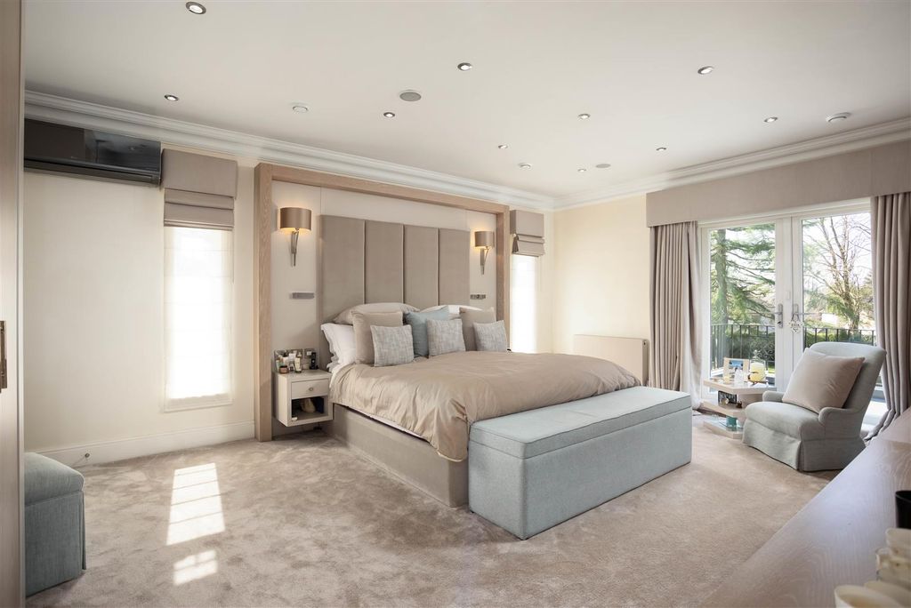 Additional image 11 of 6 bed detached house for saleSandmoor Avenue, Alwoodley, Leeds LS17