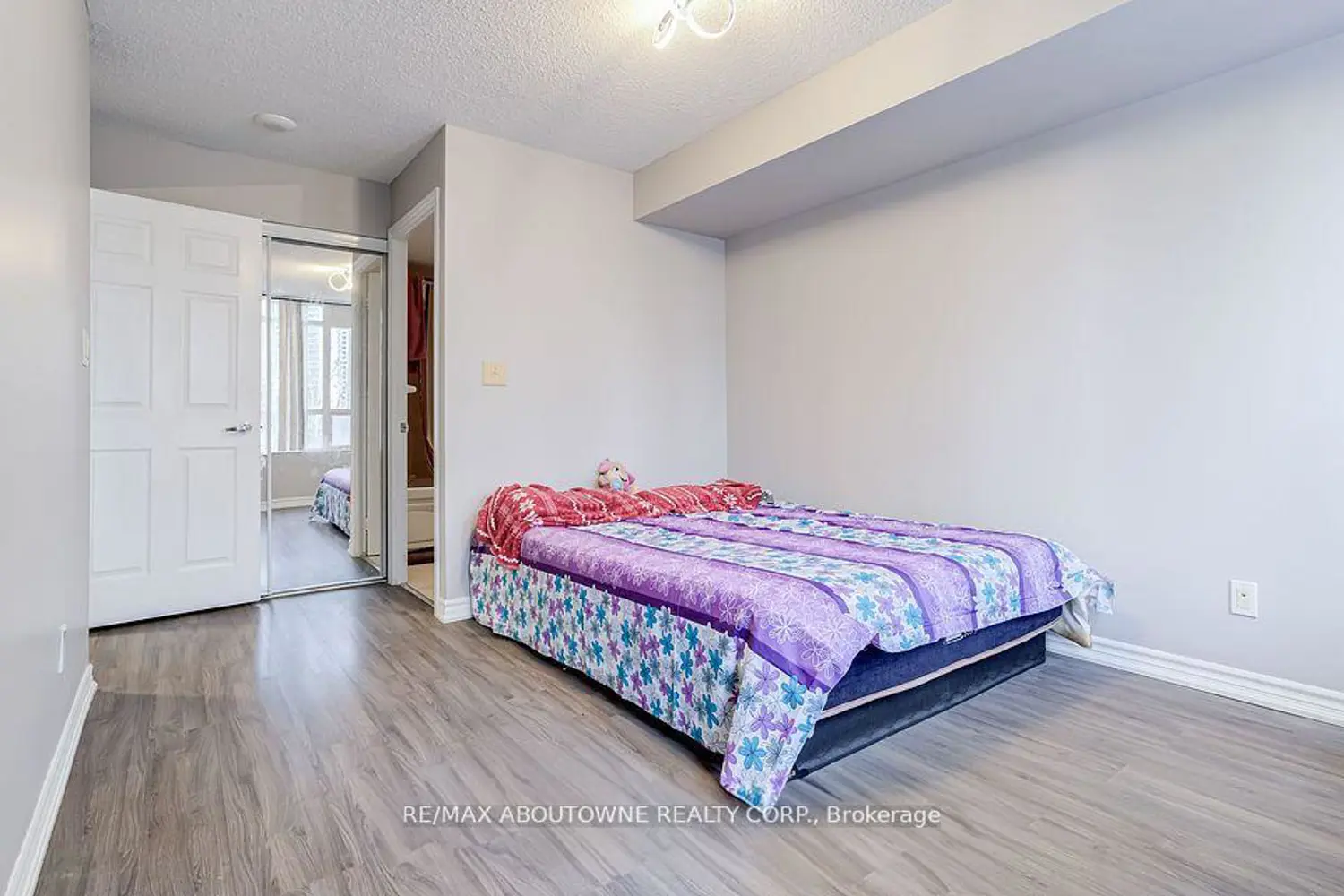 Additional image 13 of 310 Burnhamthorpe Road 401