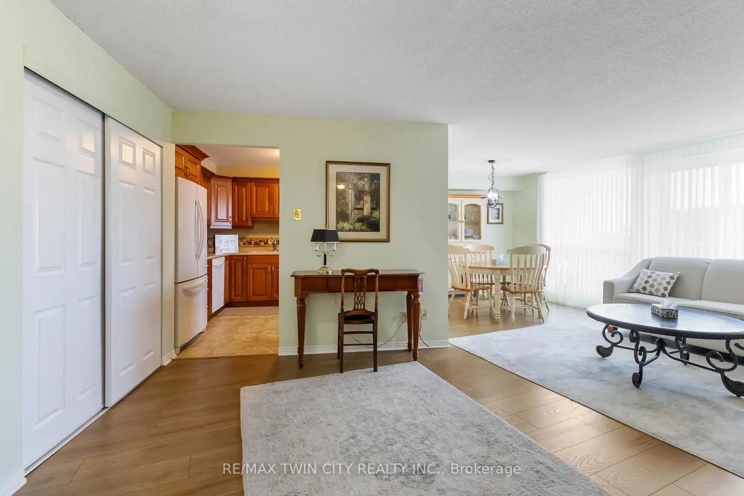 Additional image 3 of 9 Bonheur Court 505