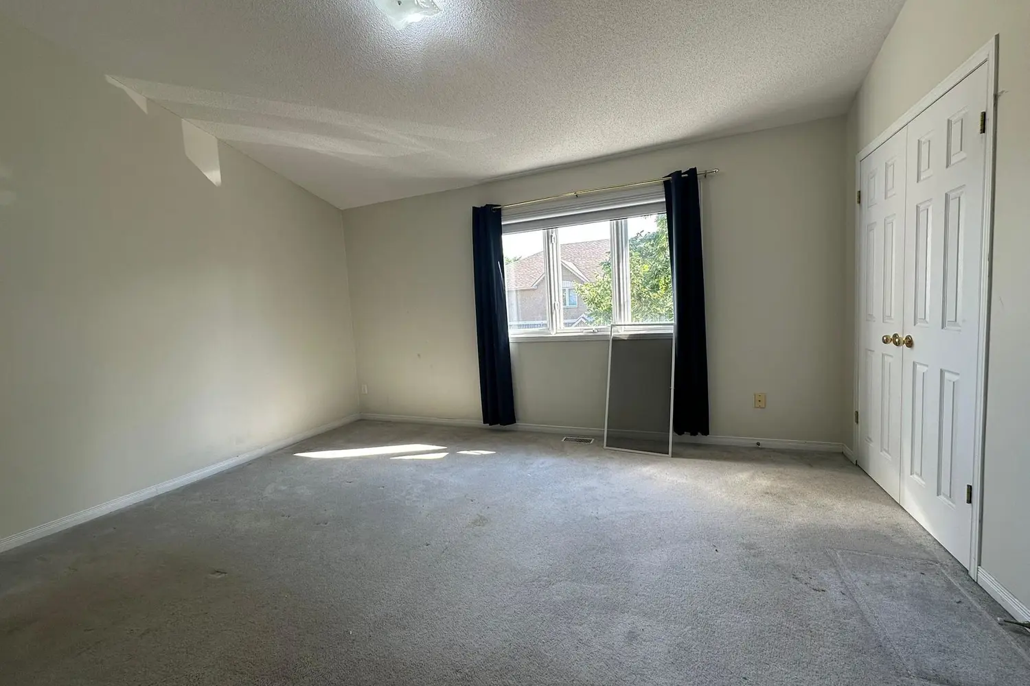 Additional image 10 of 1889 Upper Wentworth Street 35