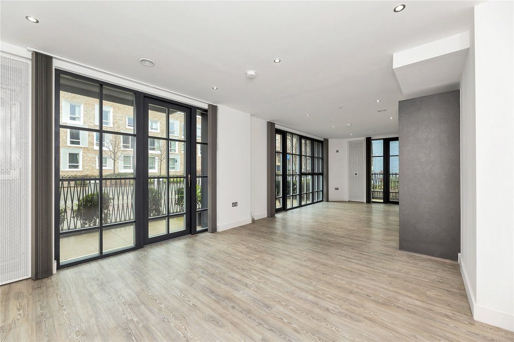 3 bed flat for saleTuring Way, Cambridge, Cambridgeshire CB3 photo 4