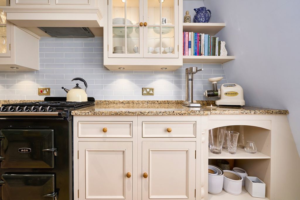 Additional image 4 of 3 bed flat for saleSt James's Square, Bath BA1