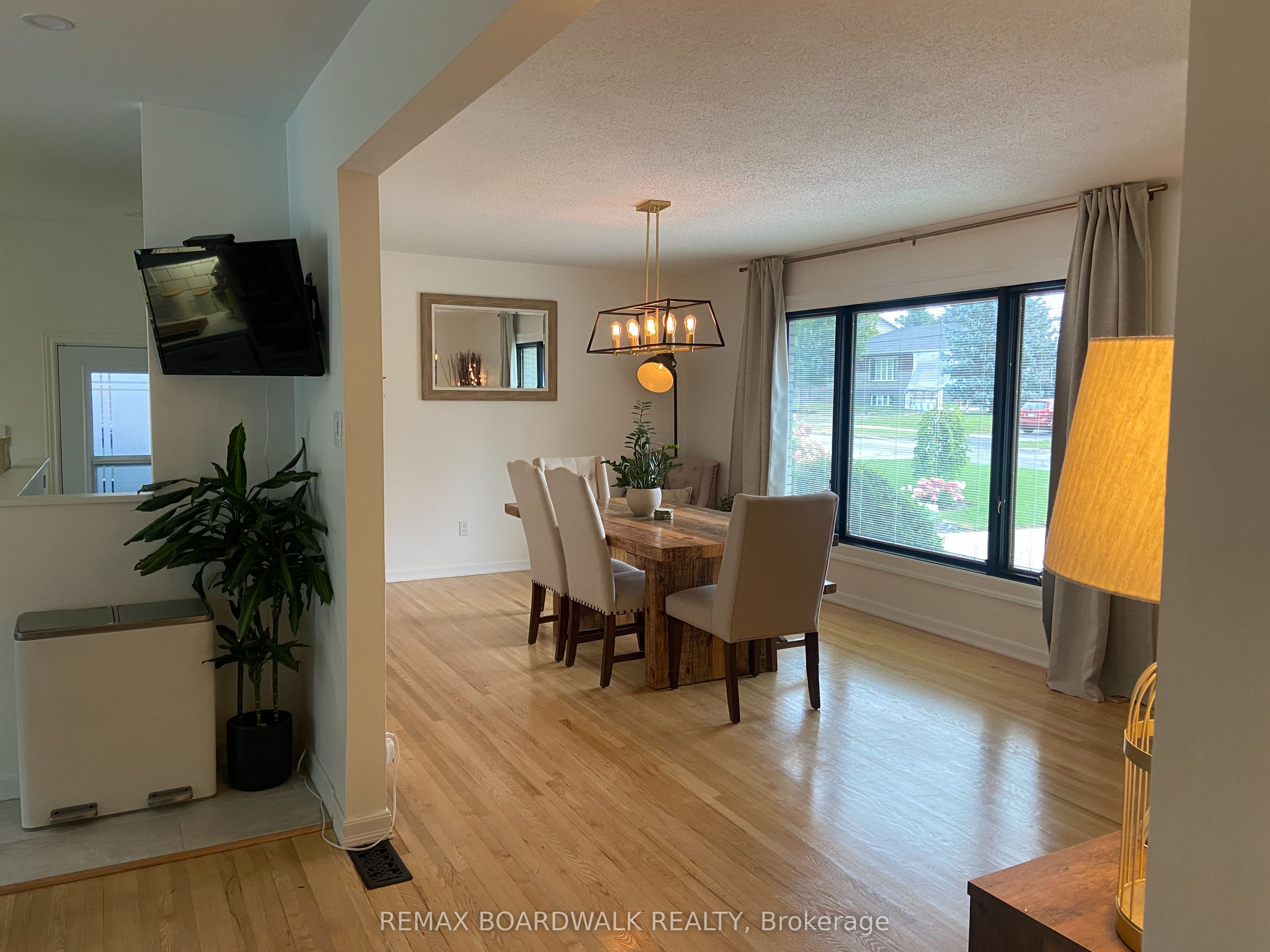 Additional image 4 of 1588 Maxime Street, Ottawa, ON, K1B 3L1