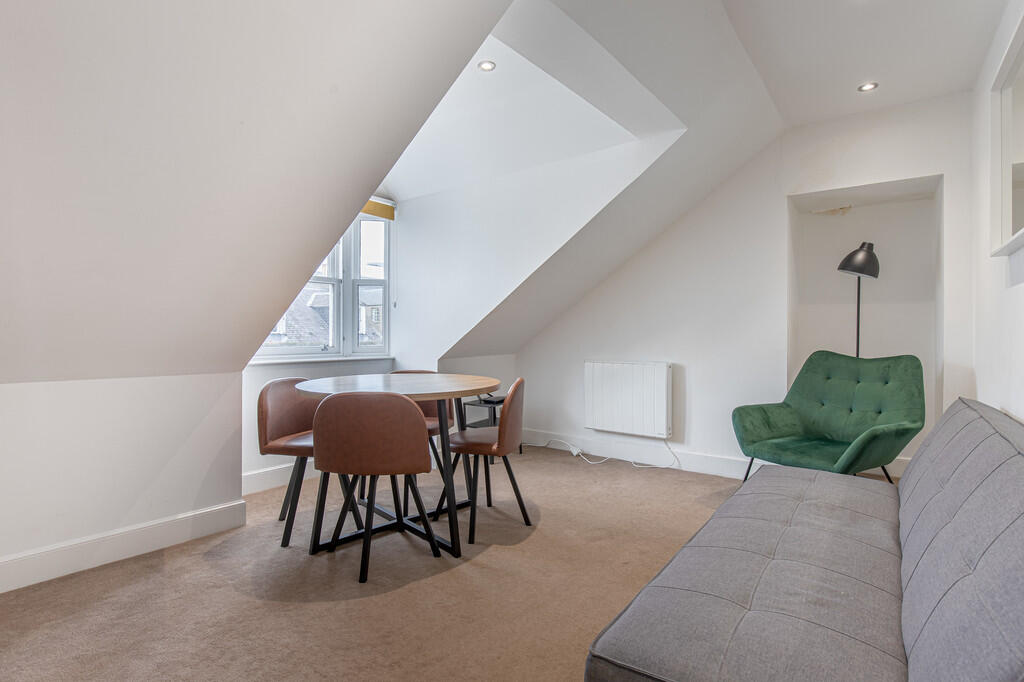 Crown Street Flat D, Aberdeen