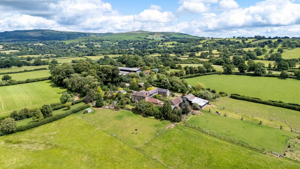 7 bed farmhouse for saleCraven Arms, Shropshire SY7.