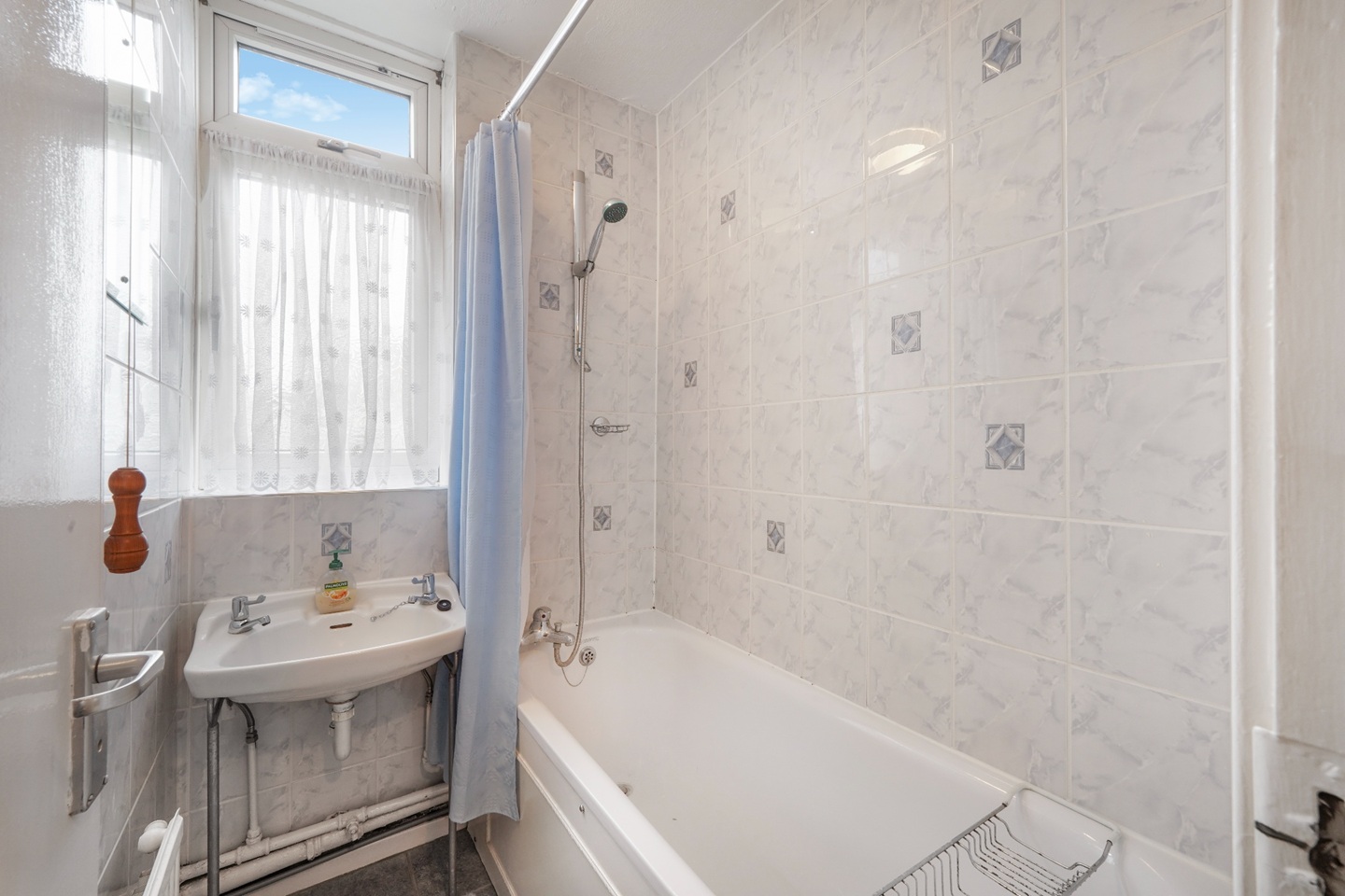 Additional image 15 of 3 Bed Flat, Rowstock Gardens, N7, N1 7GU