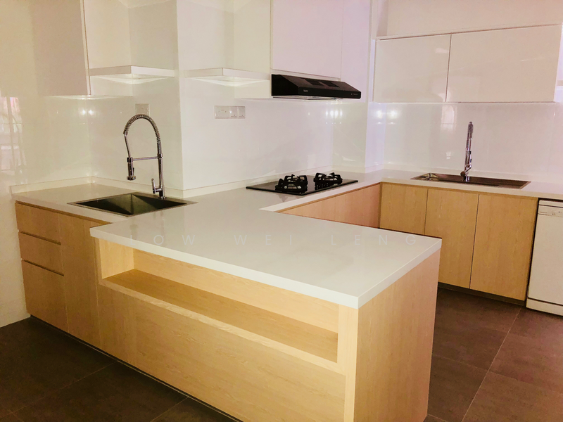 Additional image 2 of 20 Leonie Hill